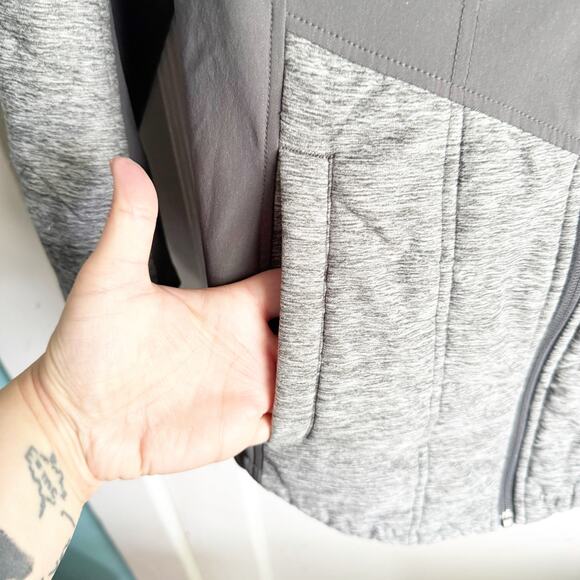 The North Face Women's Pseudio Quilted Hooded Jacket Outdoors Hiking Medium M - Picture 7 of 16